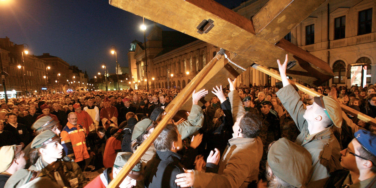 Piątkowe utrudnienia. Przez stolicę przejdą drogi krzyżowe