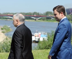 Medialne embargo dla posłów PiS to decyzja prezesa. Bo obejrzał TV...