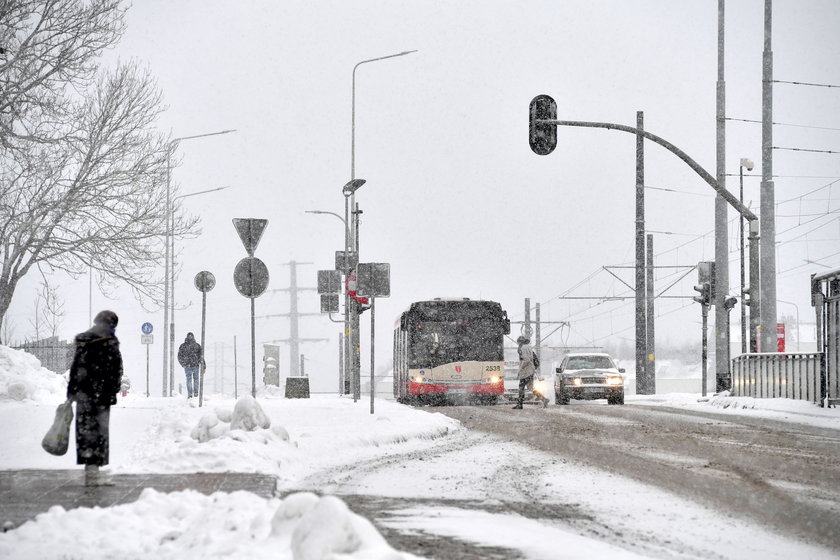 Polska tonie pod śniegiem