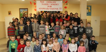 Bunt rodziców: Nie wykorzystujcie reformy, aby zamknąć szkołę!