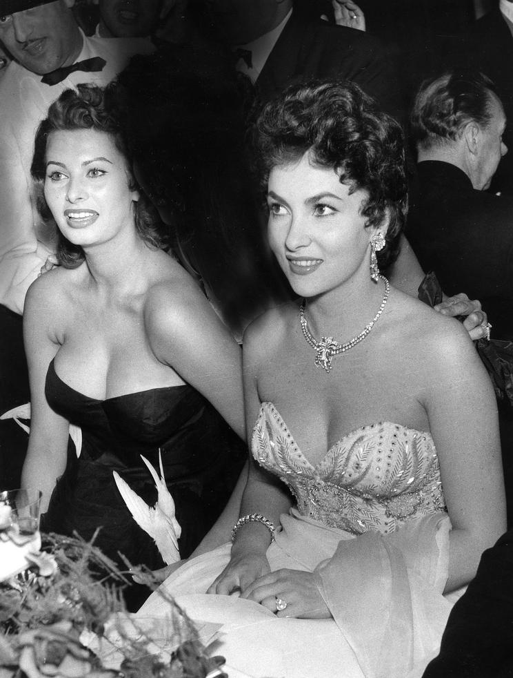16 o Gina Lollobrigida Sophia Loren-gettyimages