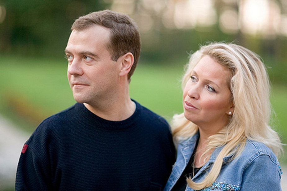 Dmitrij Miedwiediew i jego żona Swietłana (zdjęcie z 2008 r., gdy Miedwiediew obejmował stanowisko prezydenta Rosji)