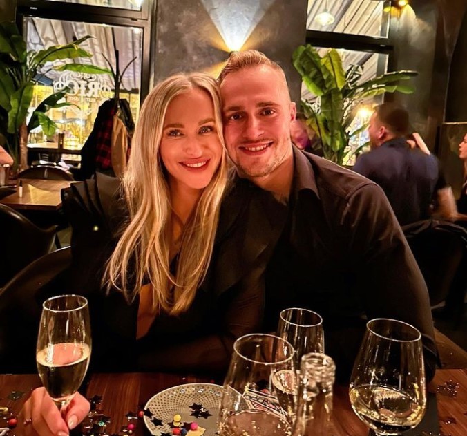 Nela Slováková s partnerom v Tatrách.