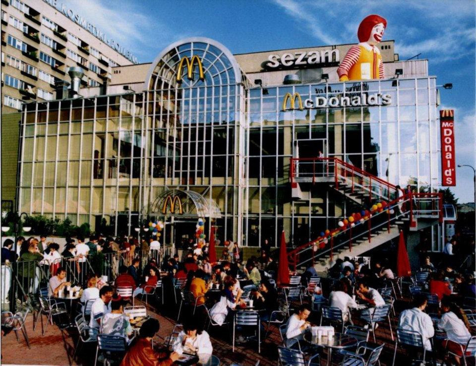 Otwarcie pierwszego McDonald'sa w Polsce