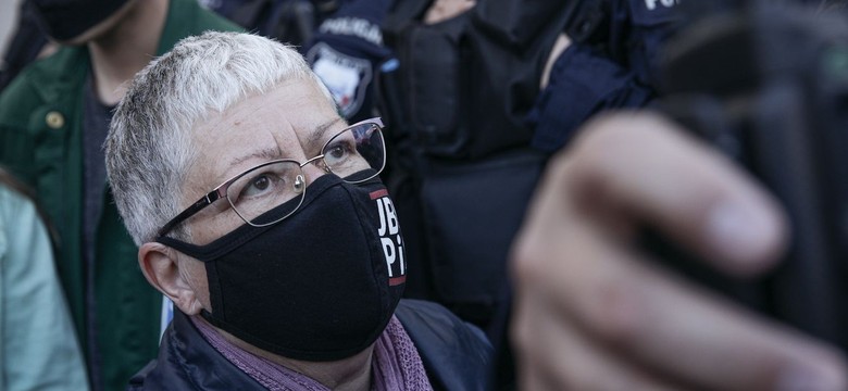 "Babcia Kasia" zatrzymana za "atak na policjantów i kobietę"