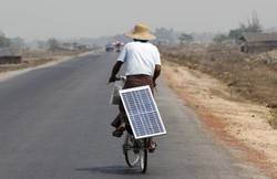 Riksze, pstrokate busy i napędzane słońcem rowery. Zobacz, jak się jeździ w Azji!