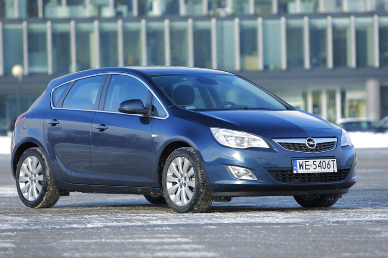 Czy kompaktowy diesel może się opłacać?  Opel Astra 1.6 kontra 1.7 CDTI