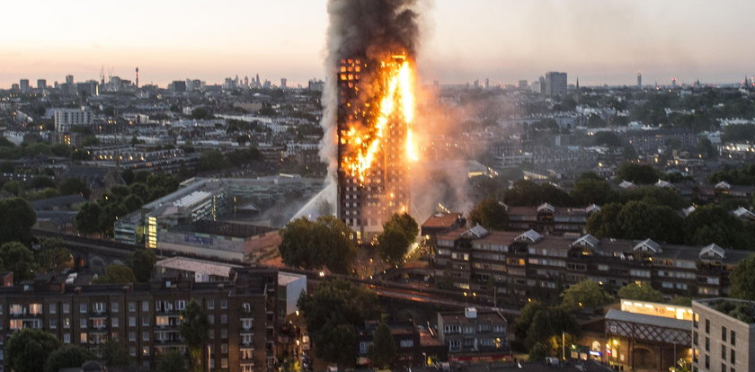 72 osoby spłonęły w Londynie. To błąd strażaków?