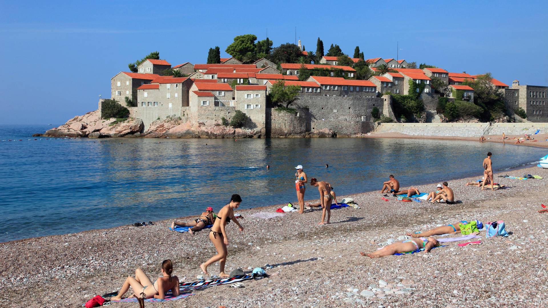 Poruka Srbina koji je svako leto provodio u Crnoj Gori