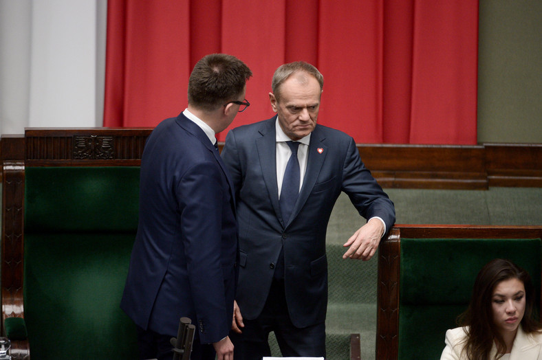 Donald Tusk i Szymon Hołownia w Sejmie