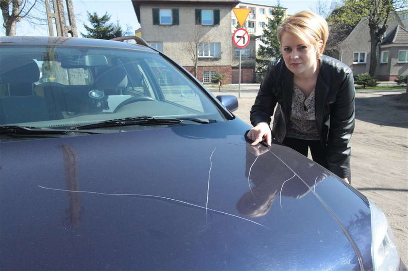 Przedsiębiorczy lakiernik: Niszczył auta, by je naprawiać!