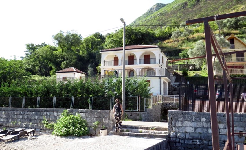 Vila Nikole Mirotića u Crnoj Gori