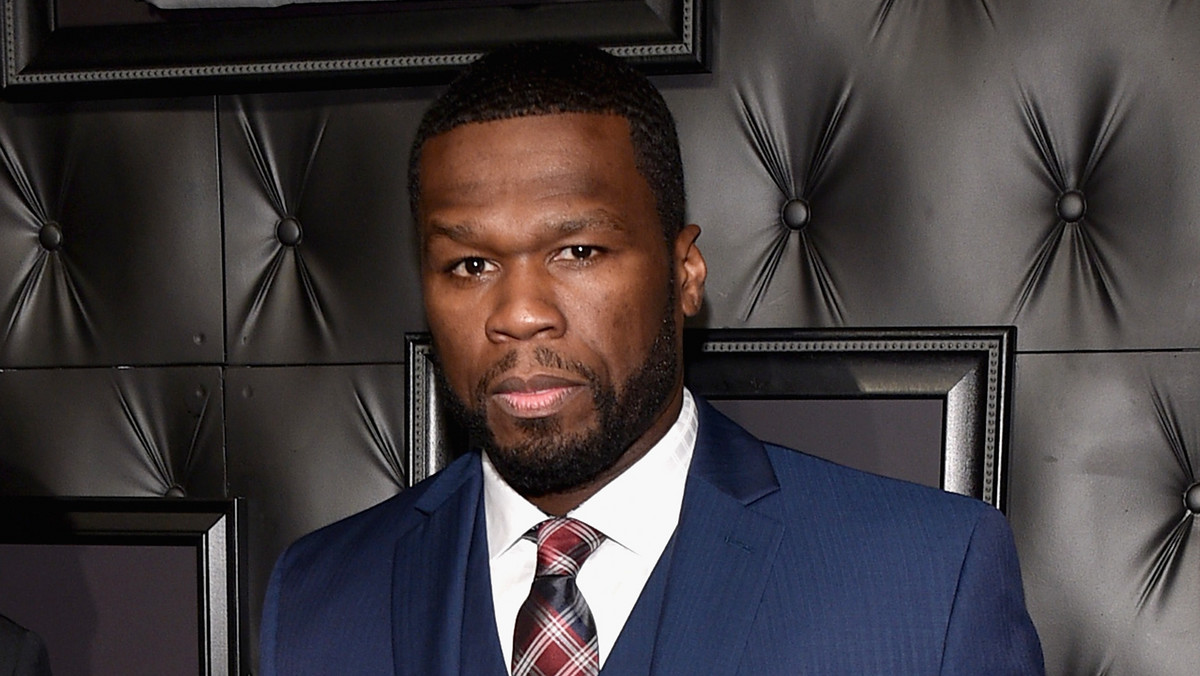 Raper Curtis Jackson znany jako 50 Cent opublikował przeprosiny po tym jak udostępnił w sieci wideo na którym szydzi z autystycznego pracownika lotniska. Artysta w opublikowanym przez siebie filmie otwarcie drwi z zachowania 19-letniego Andrew Farrella.