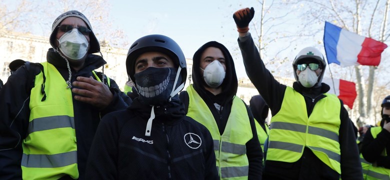 Kontrowersje wokół francuskiej "debaty narodowej". Lewica i prawica zgodnie krytykują Macrona