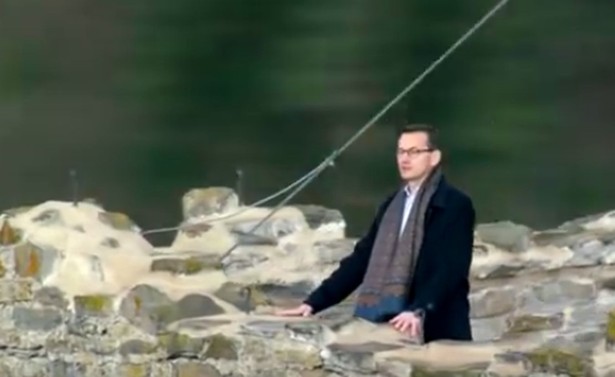 Amerykanie nakręcili film o Polsce. Premier Morawiecki w roli przewodnika [WIDEO]