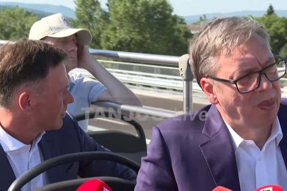 "U POTPUNOSTI JE DIGITALIZOVAN I PRUŽA VEĆU BEZBEDNOST" Vučić na svečanom otvaranju deonice auto-puta na Moravskom koridoru: "Ovo niko nije ni sanjao" (FOTO, VIDEO)