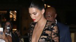 Kendall Jenner w prześwitującej kreacji na imprezie w Paryżu