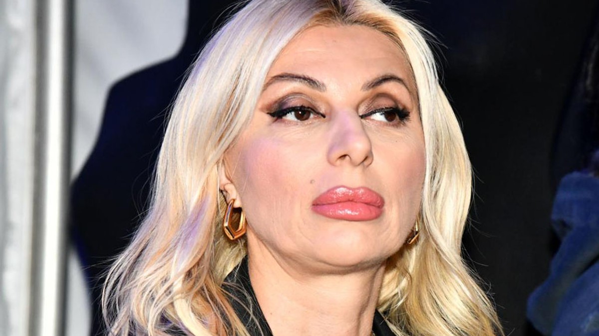 ĆERKA LIDIJE OCOKOLJIĆ IZRASLA U FATALNU LEPOTICU Ful skockana slavila 21. rođendan, a sestra Anastasija ostala bez teksta kad ju je videla: 