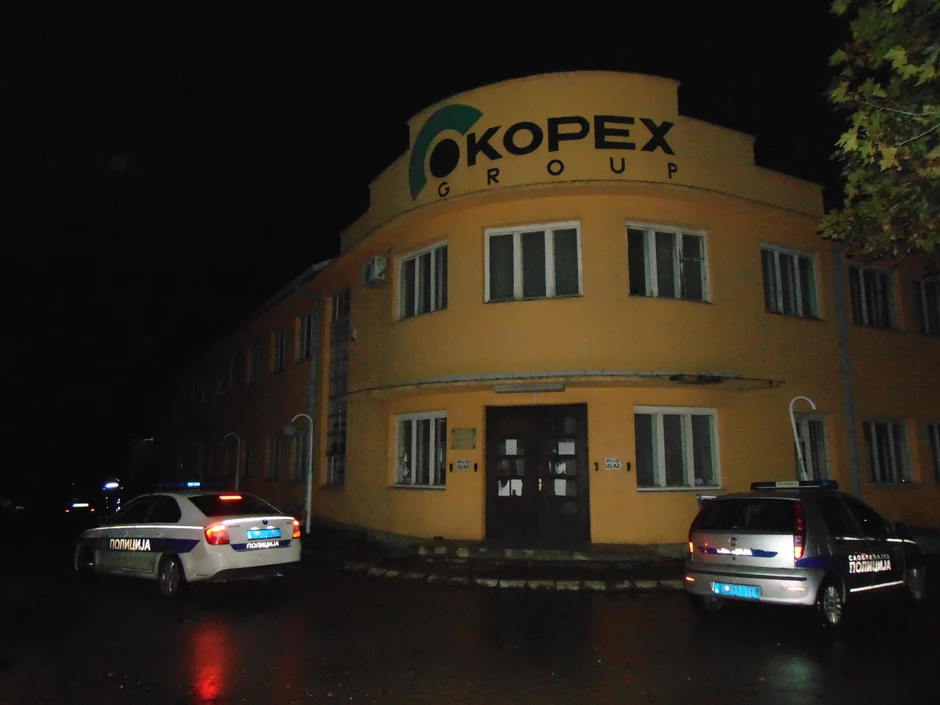 Policija u krugu fabrike "MIN kopex" gde je u jednoj od prostorija nađeno telo Draška Ranđelovića 