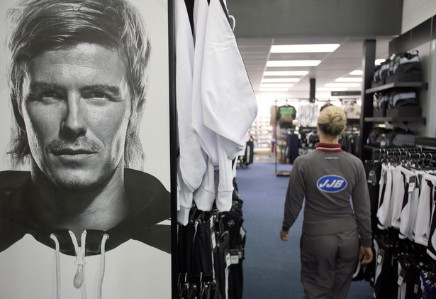 Reklama z Davidem Beckhamem w jednym ze sportowych sklepów