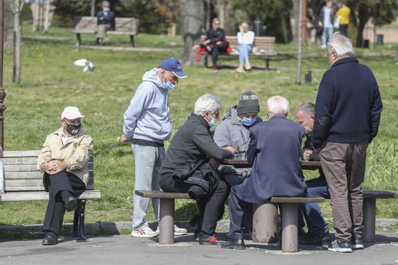 Danas počinje isplata aprilskih penzija: Ovo je detaljan kalendar, novac prvo leže ovoj grupi građana