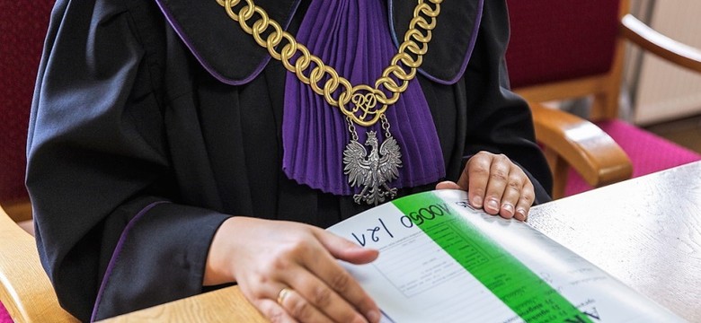 Prokuratura bada sprawę nauczyciela z Wielkopolski. Miał dopuścić się czynności seksualnych wobec swoich uczennic