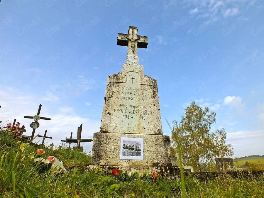 Fotografia sa nachádza aj na miesto jeho posledného odpočinku.