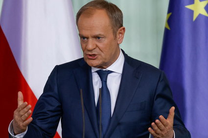 Donald Tusk odwołuje z rady wielkiego banku. Menedżerka miała dyplom Collegium Humanum