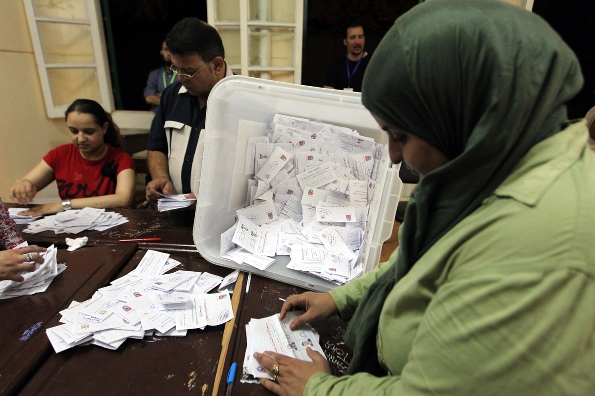Liczenie głosów po drugiej turze wyborów prezydenckich w Egipcie