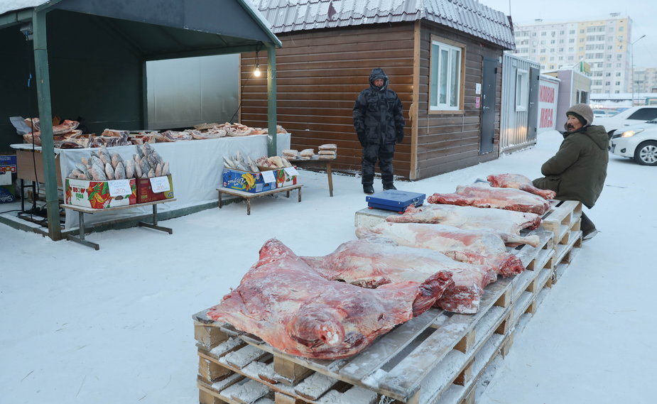 Targ mięsny w Jakucku (Rosja, listopad 2021 r.)