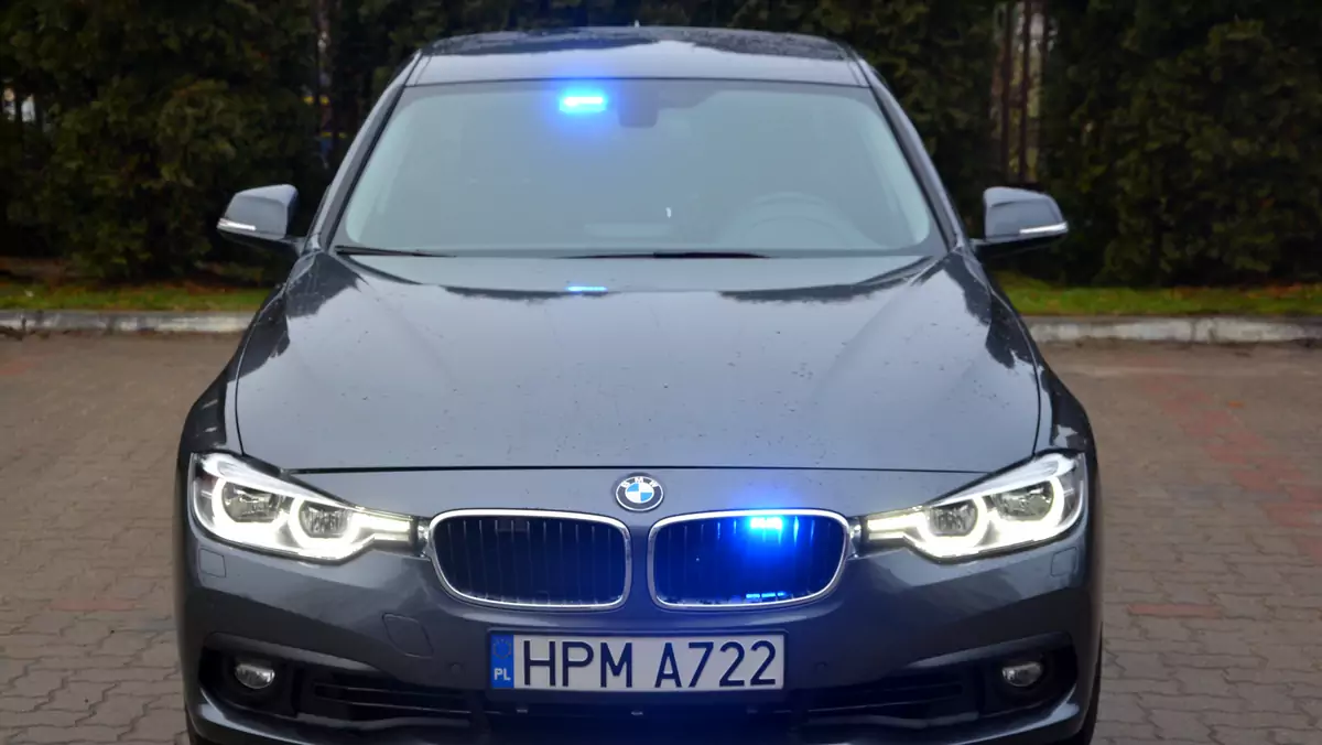 BMW 330i xDrive - nowe nieoznakowane radiowozy policji