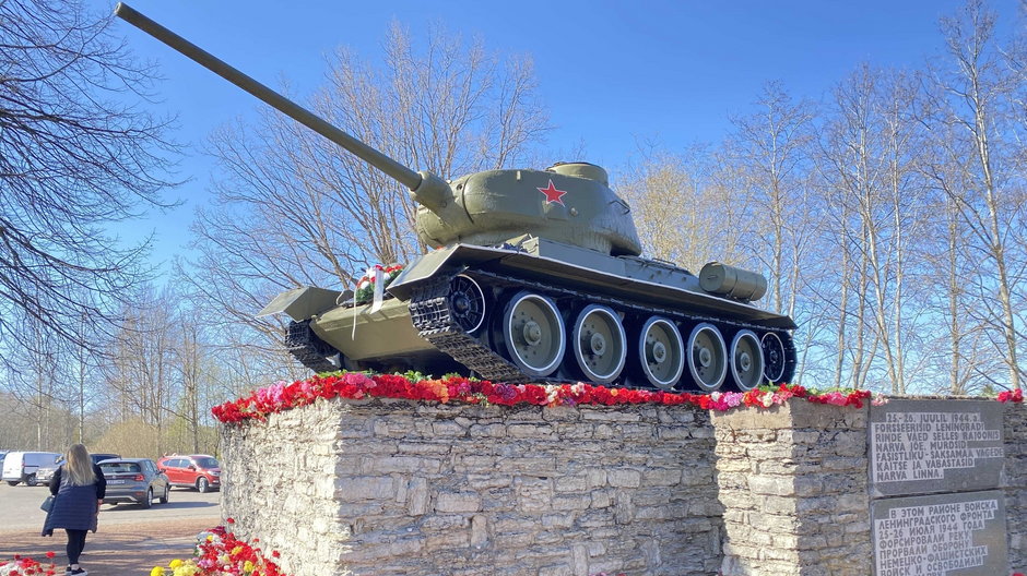 Władze zdemontowały pomnik sowiecki — czołg T-34