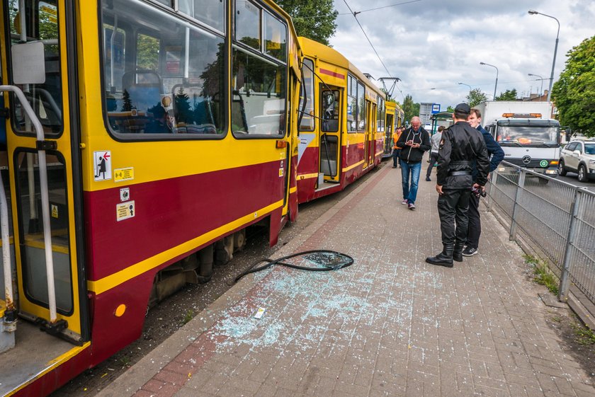 Uwaga objazdy! Zderzenie tramwajów na Limanowskiego