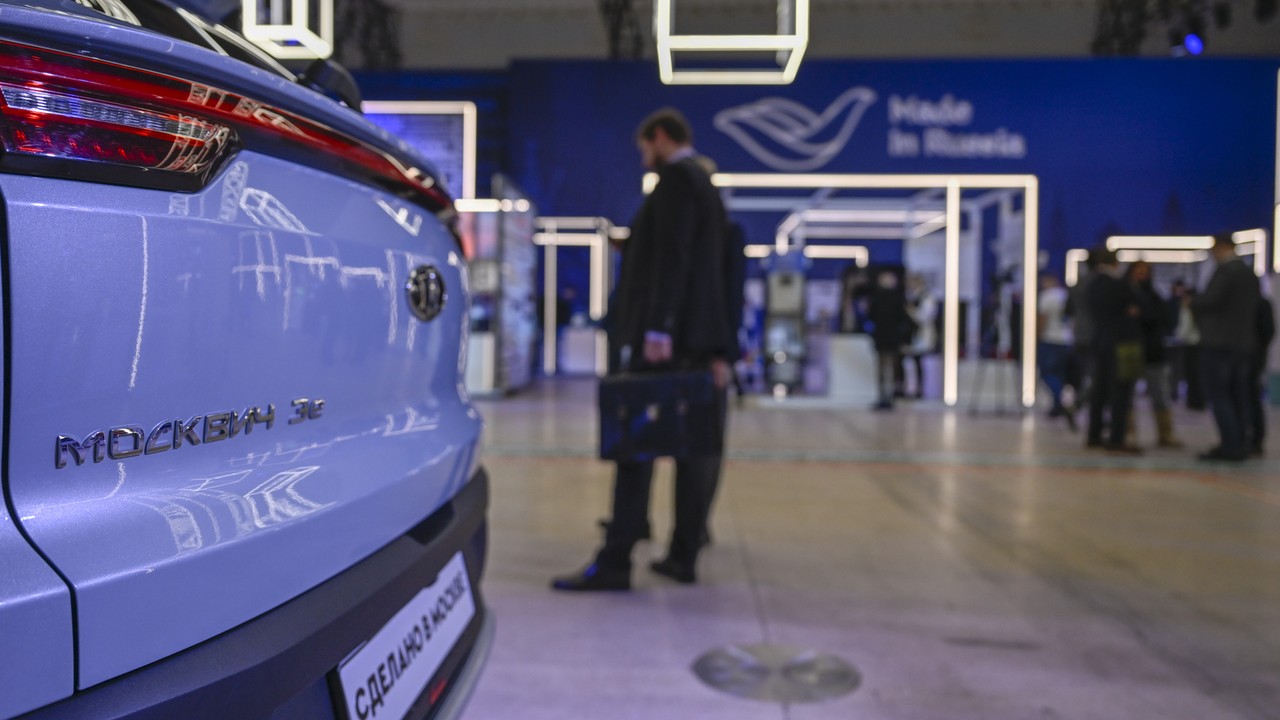 Załamanie rynku motoryzacyjnego w Rosji. Salony zamykają się jeden po drugim. 