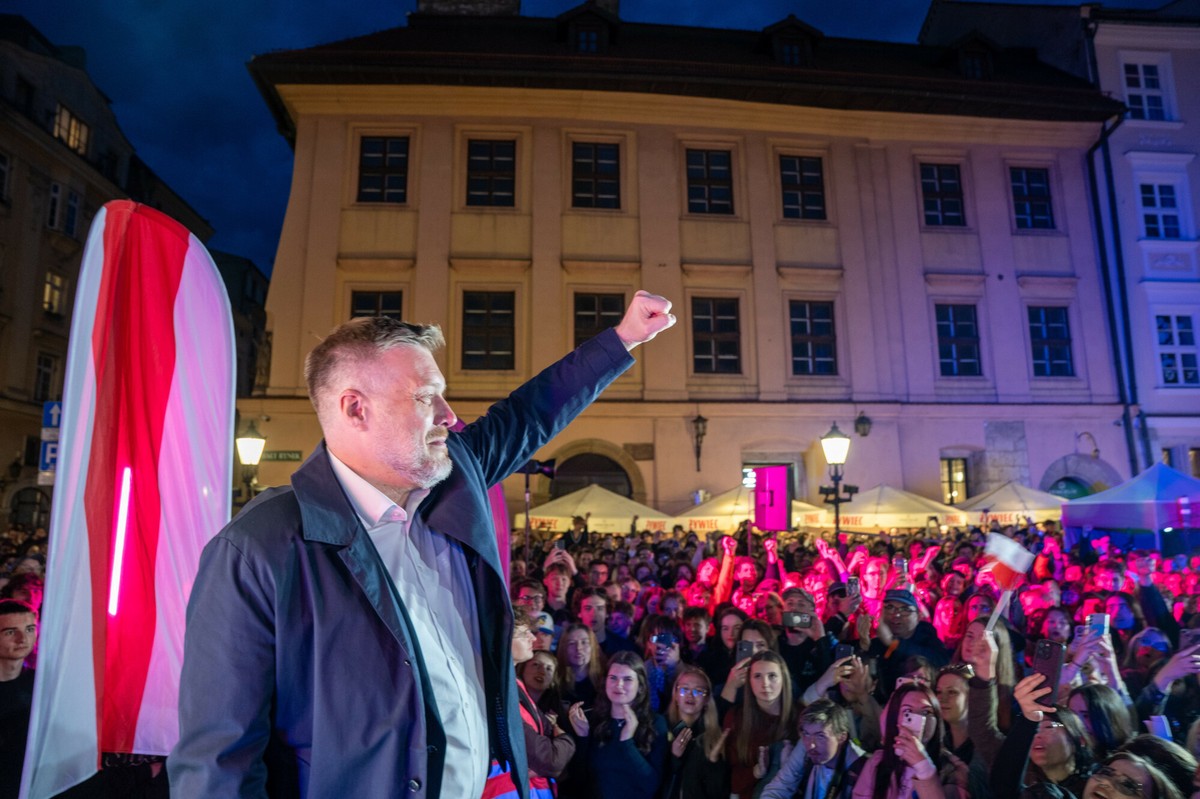 Adrian Zandberg chce tej rewolucji ubezpieczeń społecznych. Bał się jej każdy rząd