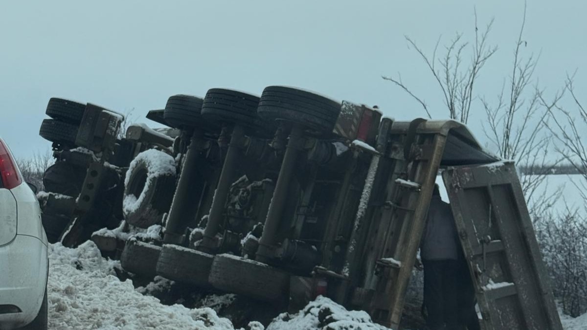 Prevrnut kamion kod Srbobrana