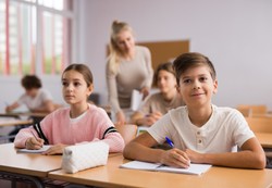 Nowa legitymacja już od września. Te roczniki dostaną ją za darmo