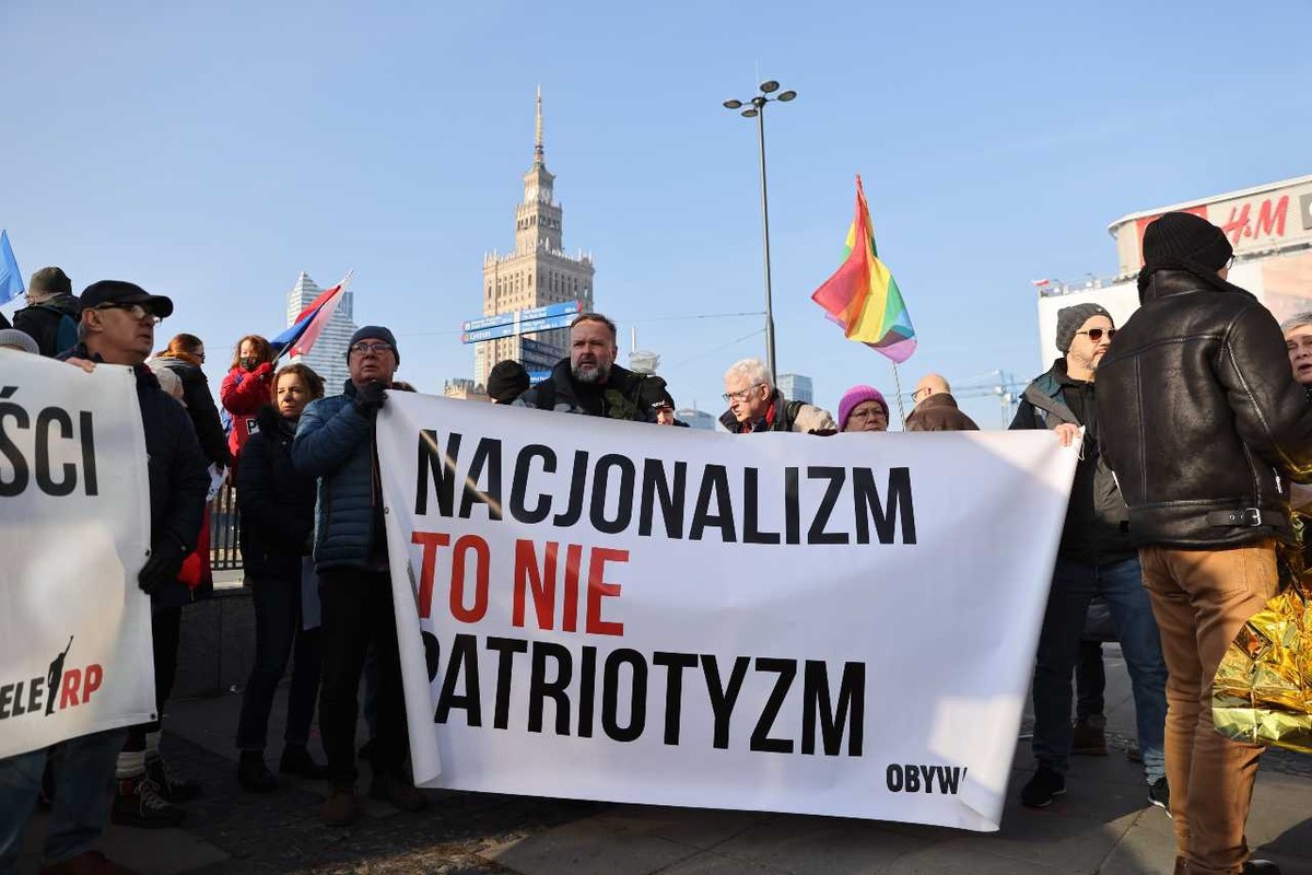 Demonstracja na rondzie Dmowskiego