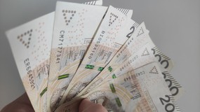 Nie 12%, ale 10% podatku. Drugi próg wzrośnie do 150 tys. zł, a kwota wolna do 60 tys. zł. Umowa o pracę stanie się bardziej opłacalna niż B2B?