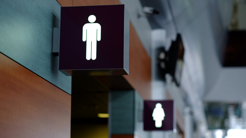 "Toaleta nie powinny mieć płci". Argumenty za zniesieniem podziału na męskie i żeńskie toalety
