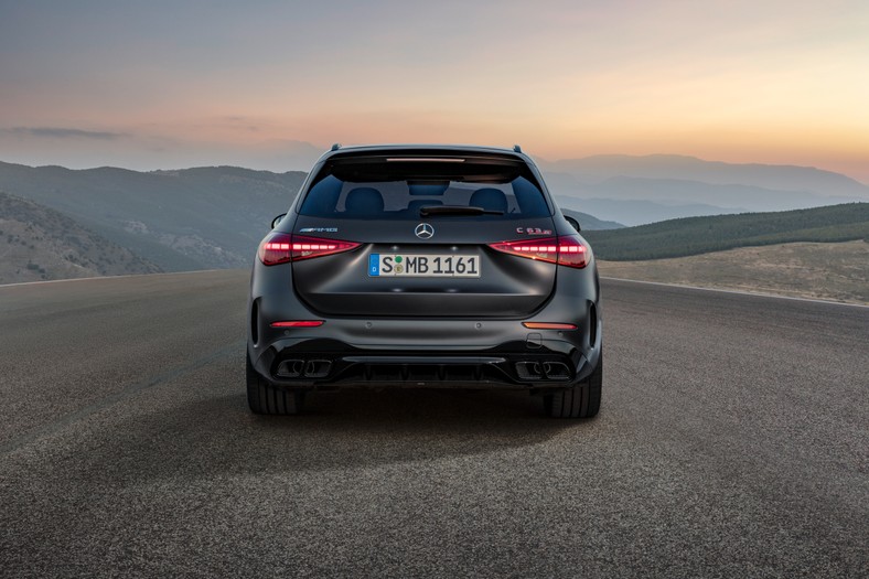 Mercedes-AMG C 63 S E Performance