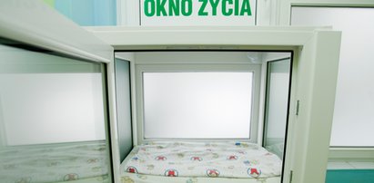 Chłopczyk w gdańskim oknie życia