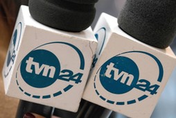 Mikrofony telewizji TVN24 na Kongresie 590 w Jasionce