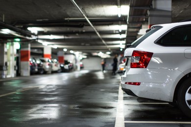 Ta opłata to obowiązek: Zostało 7 dni, robią zdjęcia aut i wlepiają kary