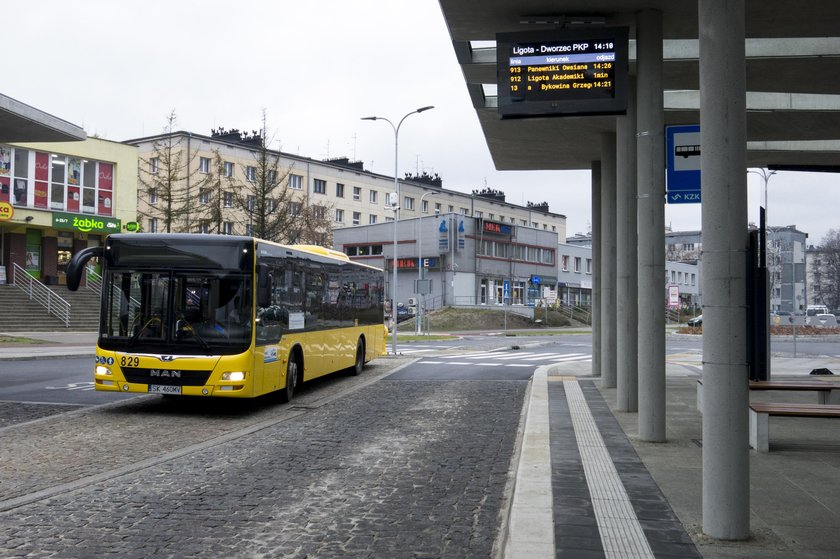 Pustki w centrum przesiadkowym w Katowicach Ligocie