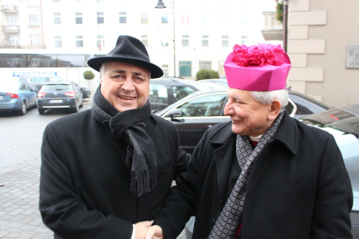 Abp Salvatore Pennacchio z biskupem kaliskim Edwardem Janiakiem, 2.12.2017 r.