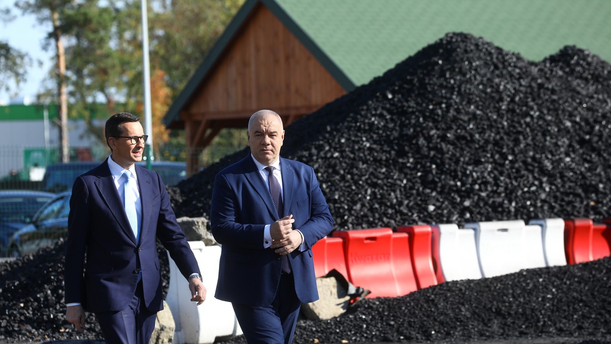  Premier Mateusz Morawiecki i wicepremier, minister aktywów państwowych Jacek Sasin