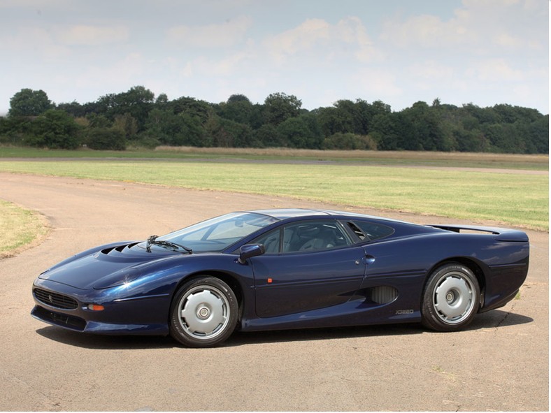 Jaguar XJ220 (fot. RM AUCTIONS)