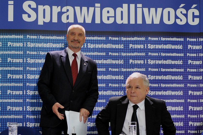 Jarosław Kaczyński obiecuje bilion złotych 