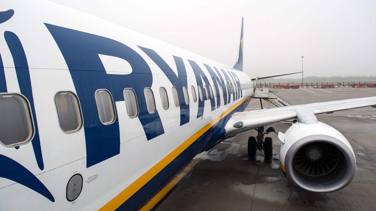 Ryanair w rozkładzie lotów z Krakowa na lato 2017 r. uruchomi 5 nowych tras - do Wenecji, Porto, Pescary, Lourdes oraz na Kretę (Chania), podał przewoźnik. Ponadto w letniej siatce połączeń po raz pierwszy znalazły się Belfast, Bournemouth oraz Oslo Torp. Od lata 2017 r. wzrośnie także liczba lotów z Krakowa do Eindhoven, Leeds Bradford oraz Manchesteru.